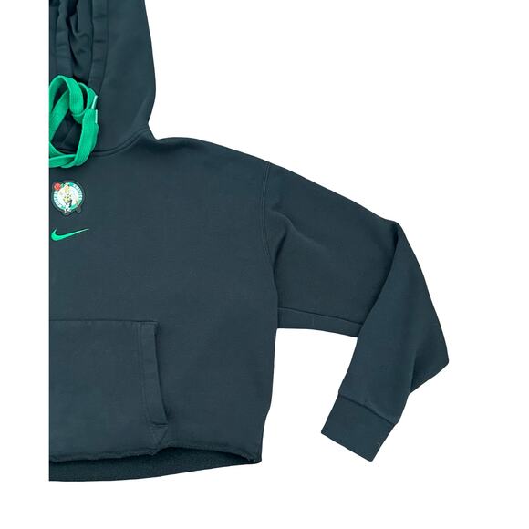 Nike Celtics Women’s Black Cropped Hoodie Sz M Sportswear Sporty Streetwear NBA - Picture 5 of 11